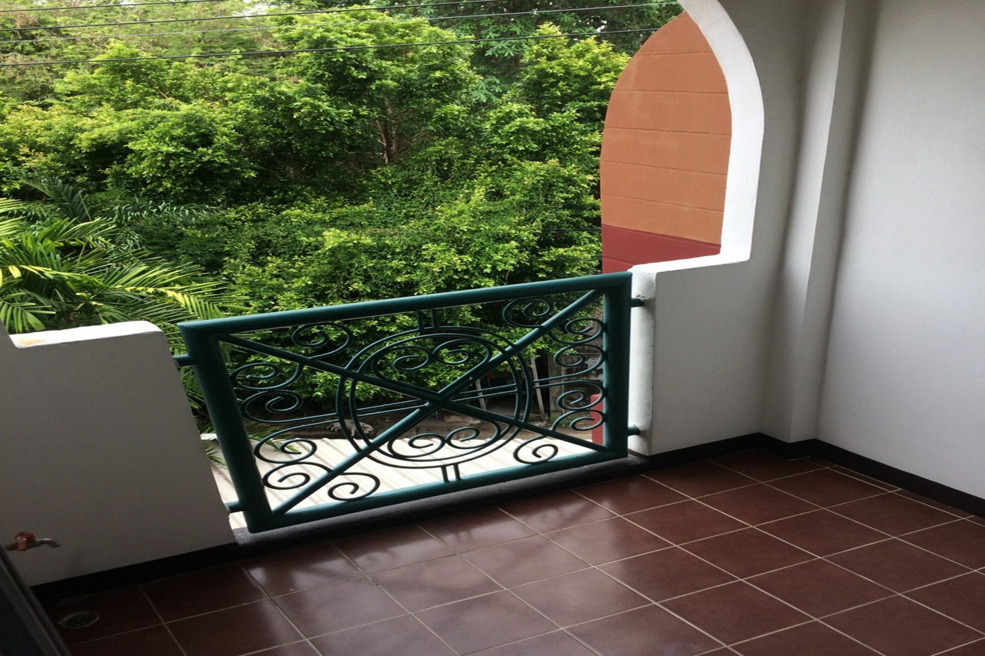 Baan Khun Mae Apartment Bangkok Buitenkant foto