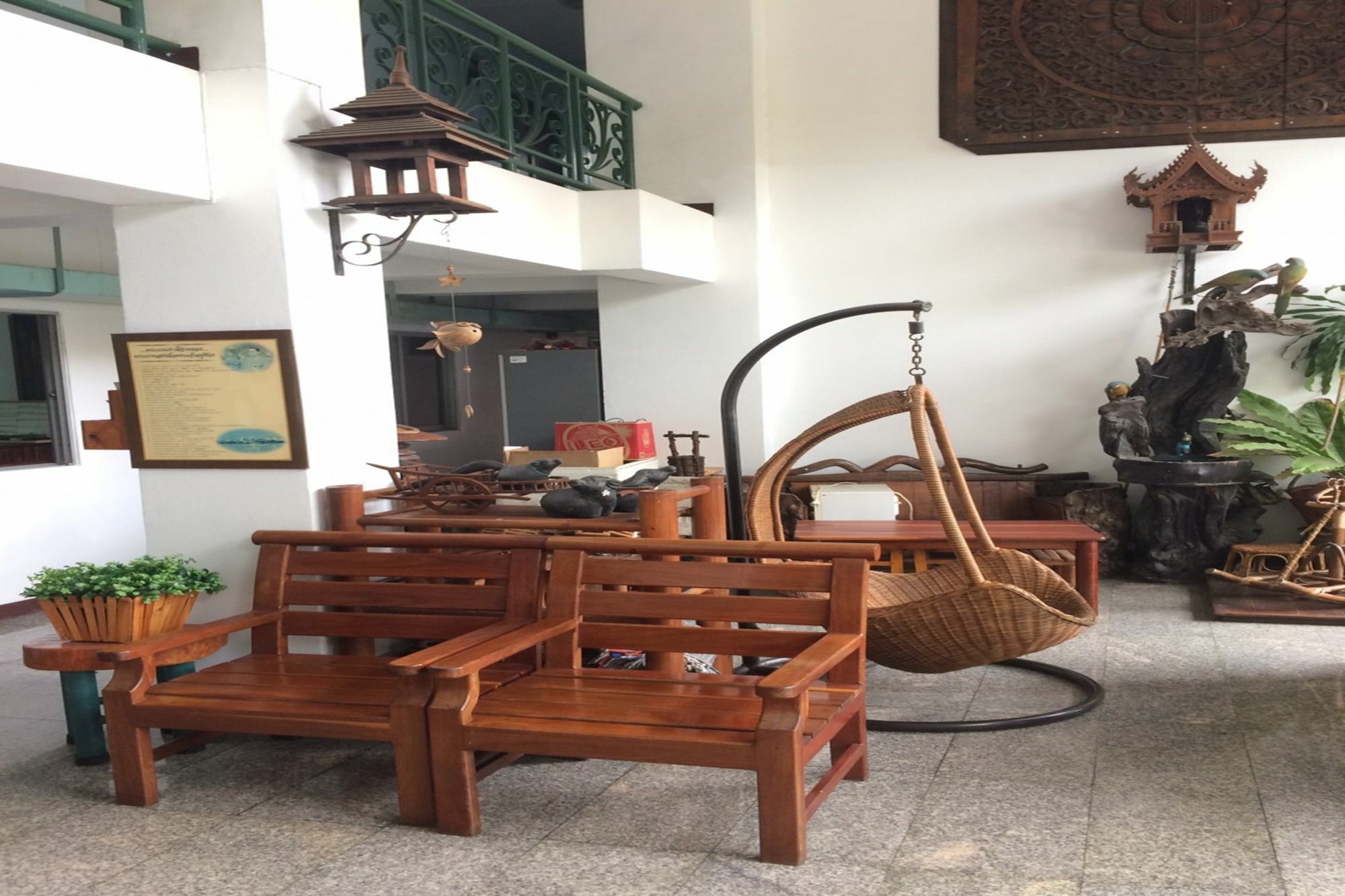 Baan Khun Mae Apartment Bangkok Buitenkant foto