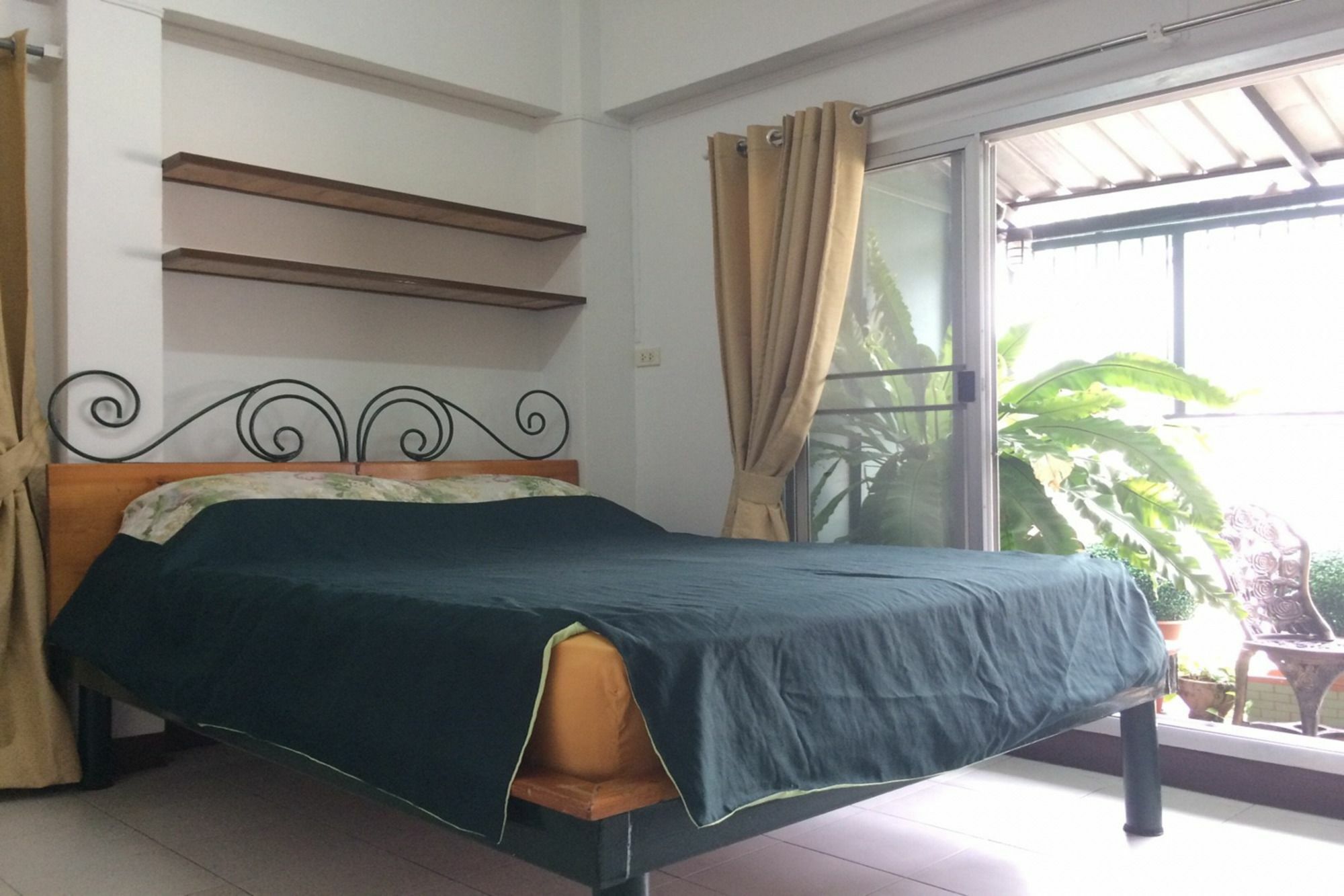 Baan Khun Mae Apartment Bangkok Buitenkant foto
