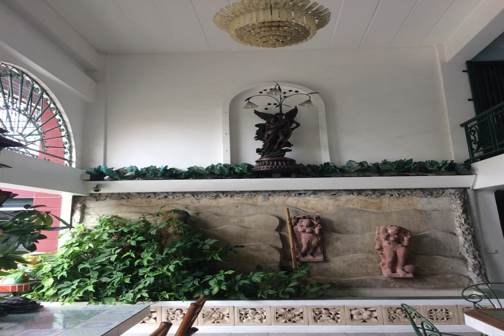 Baan Khun Mae Apartment Bangkok Buitenkant foto